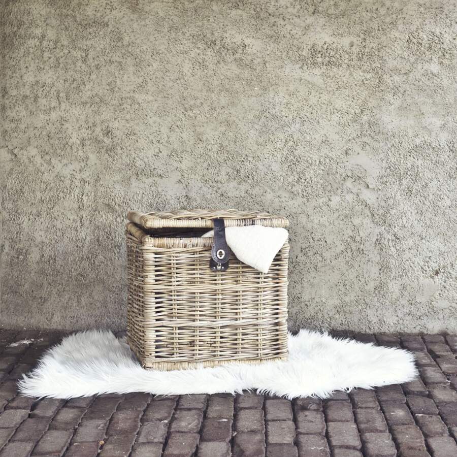 Rotan opbergmand met riempje groot